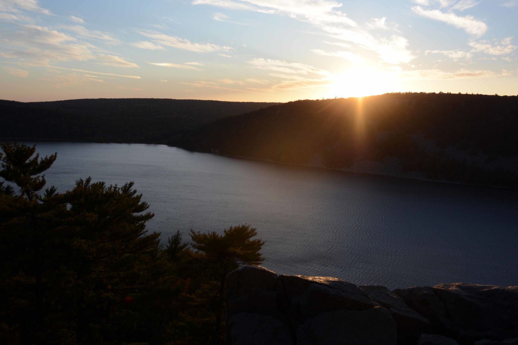 Devil's Lake shows autumn colors, Oct. 18